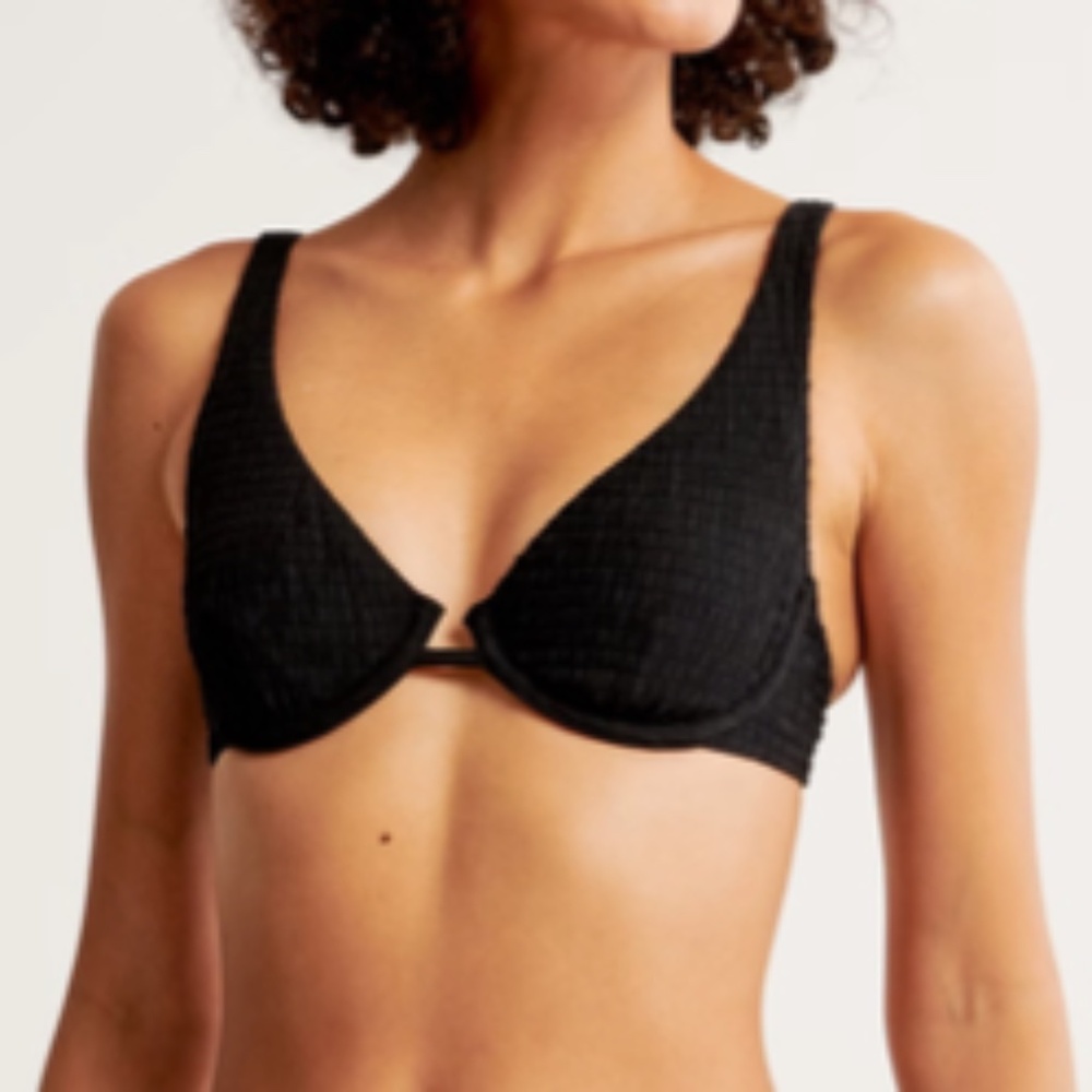 NWT ABERCROMBIE AND FITCH WOMENS SWIM BIKINI TOP ONLY UNDERWIRE SIZE MEDIUM